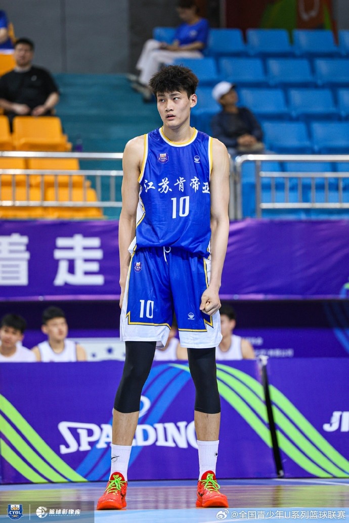 吴嘉浩正式签约西甲球队穆尔西亚 下赛季代表球队参加西甲U22联赛