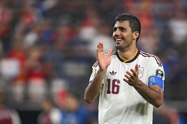 TA：曼城为罗德里标价8000万欧，后者将会是巴萨薪资最高球员之一