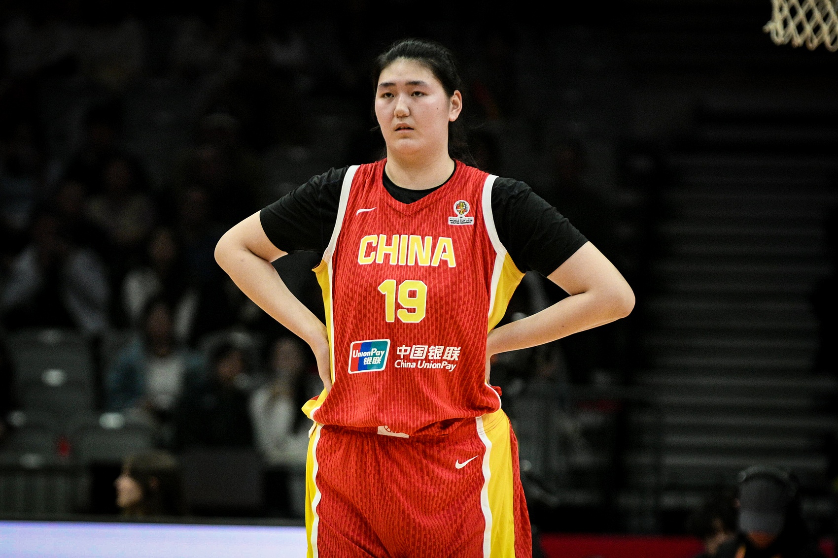 媒体人：张子宇越来越会利用身高优势 在场上是个正向发挥的球员