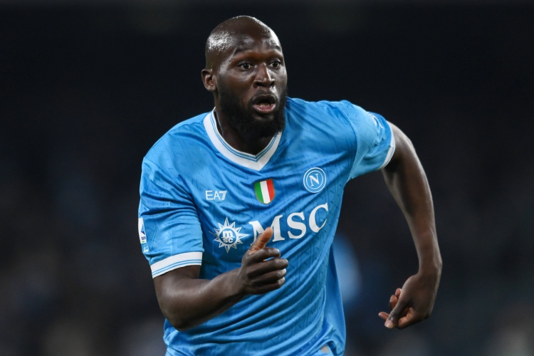 太阳报：卢卡库即将加盟费内巴切，切尔西有40%二转分成