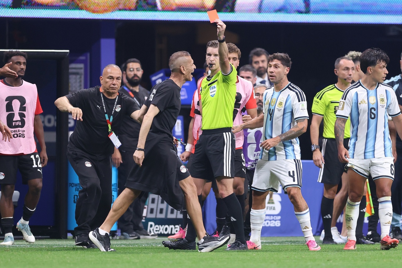 对阵阿根廷抗议判罚染红！埃及媒体：埃及门将教练被FIFA禁赛2场